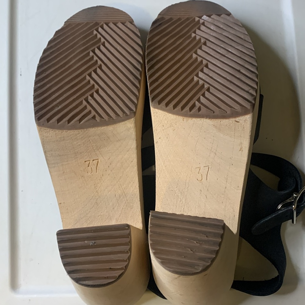 Lotta’s Peep Toe Clogs Black Leather
Size 37  Lotta From Stockholm - Picture 4 of 8